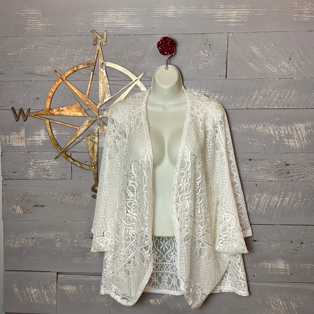 New Versona white lace shrug